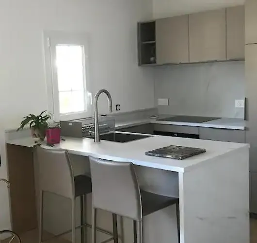 Charming Place Ideally Located *